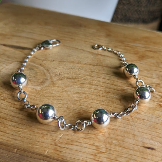Silver spheres bracelet