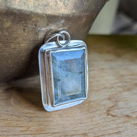 Light labradorite pendant