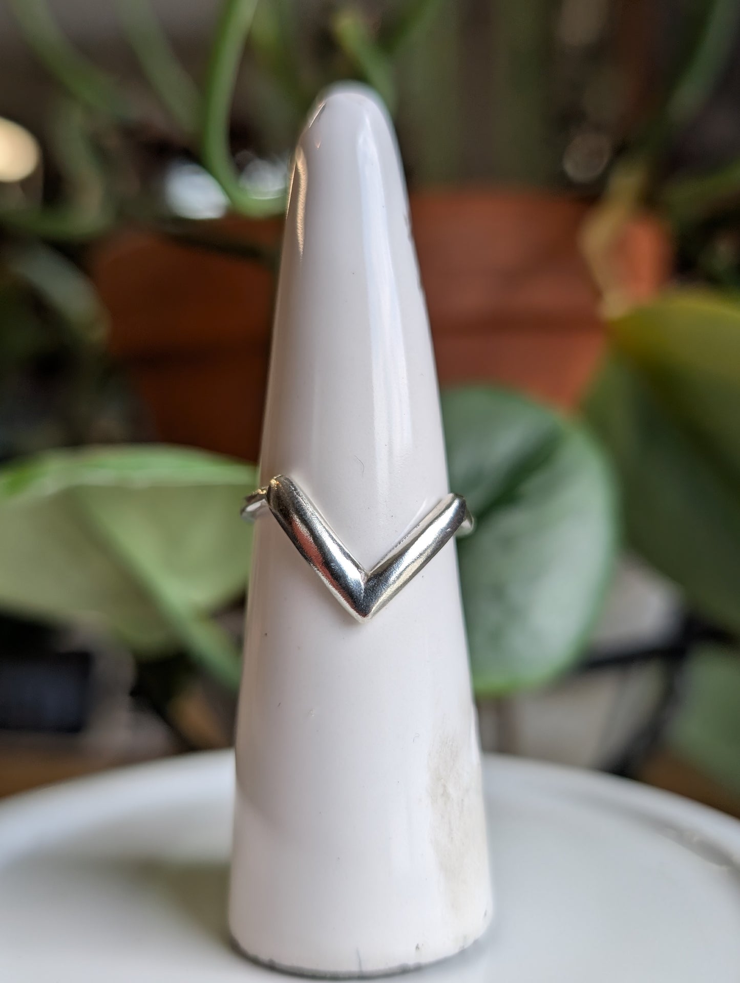 Chevron ring