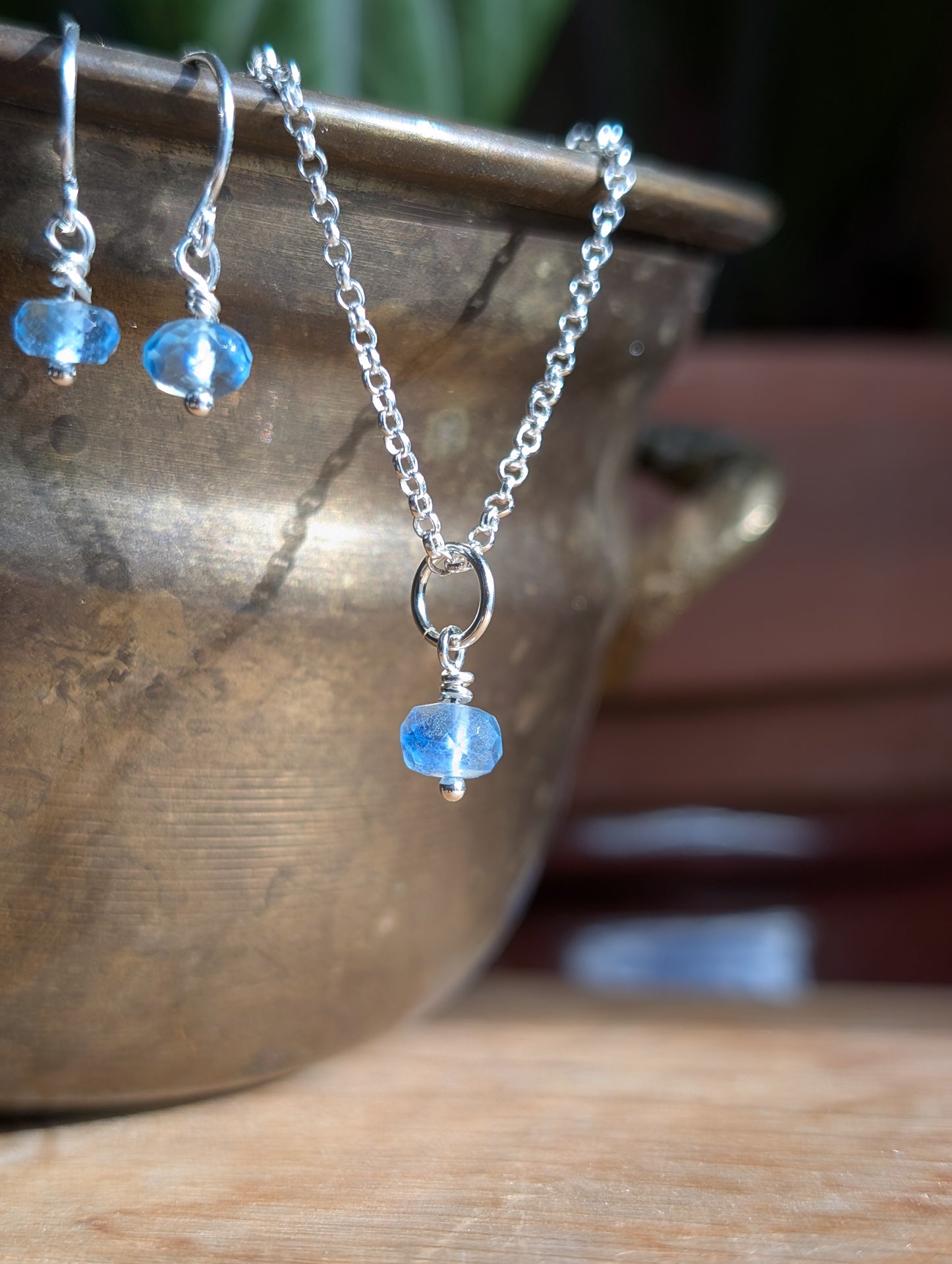 Tiny Aquamarine necklace