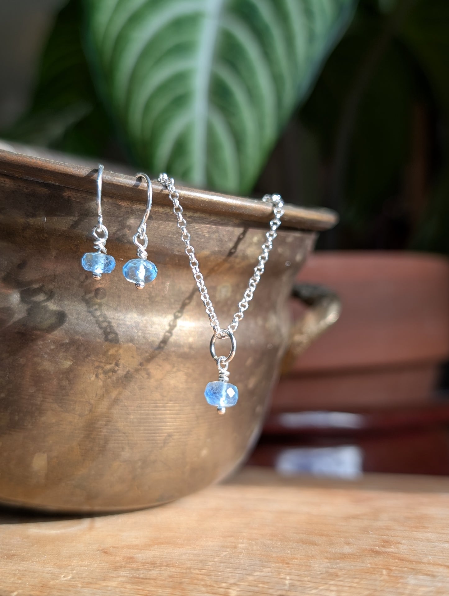 Tiny Aquamarine necklace