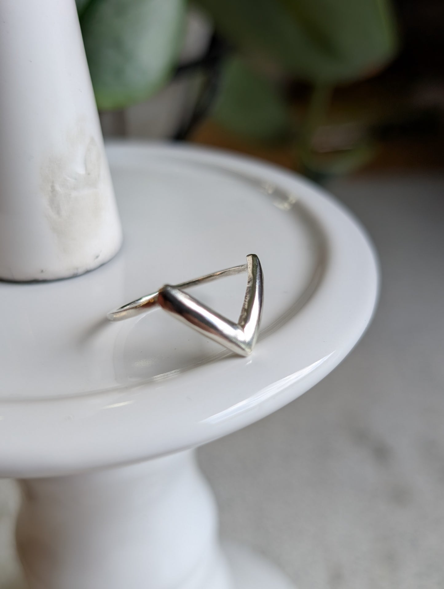 Chevron ring