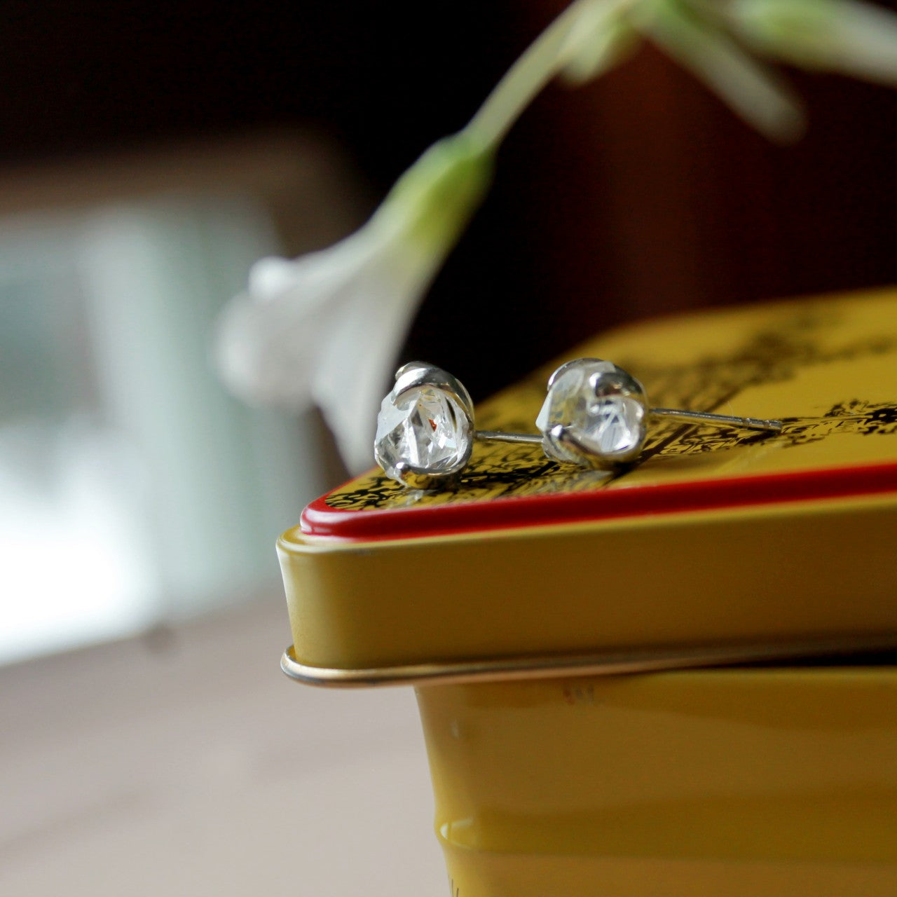 Herkimer Diamond Gemstuds - serti griffe