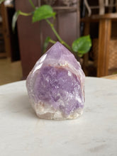 Load image into Gallery viewer, Amethyst chevron points