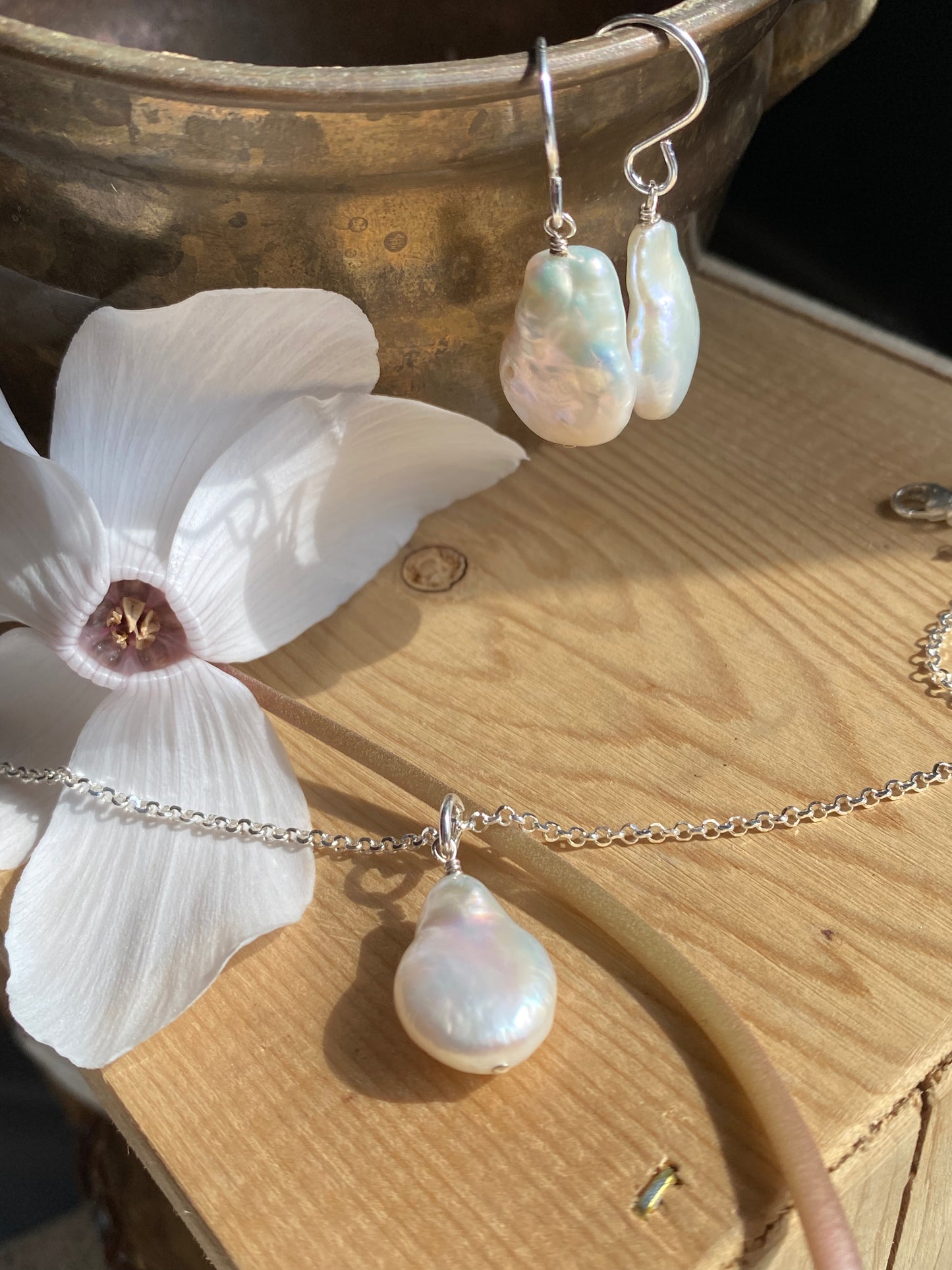 Collier de perles en forme de poire
