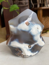 Load image into Gallery viewer, Orca agate flame