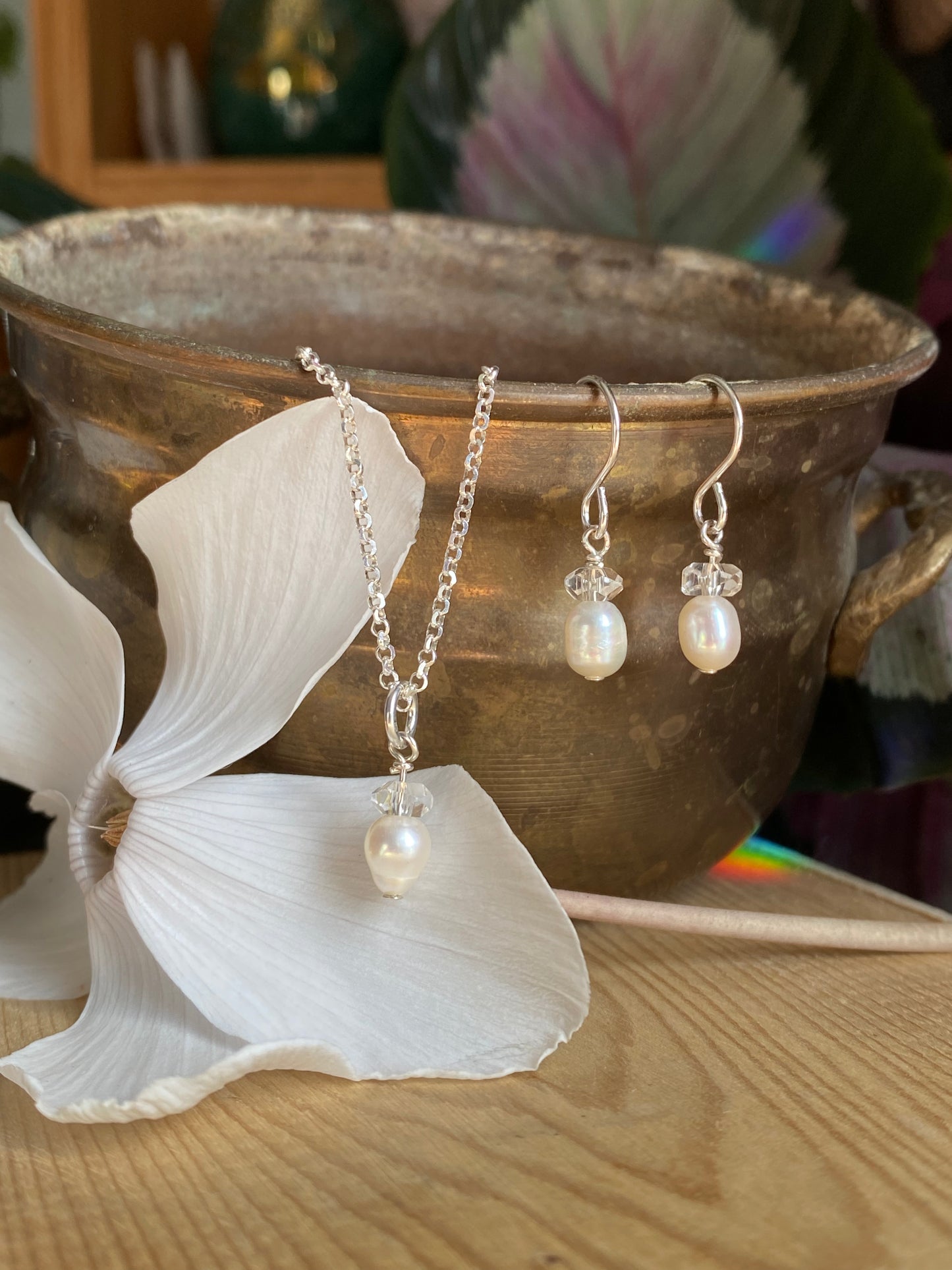 Sweet Pearls N Quartz Necklace