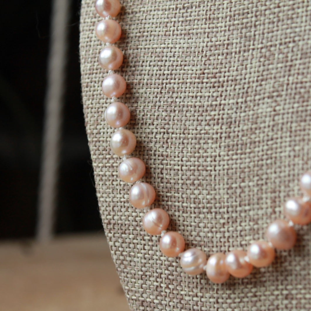 Blush Pearls Rosary necklace (round)