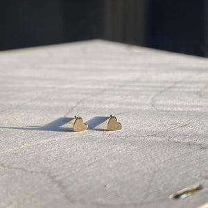 Petits clous d’oreilles en forme de cœur (3,5 mm)