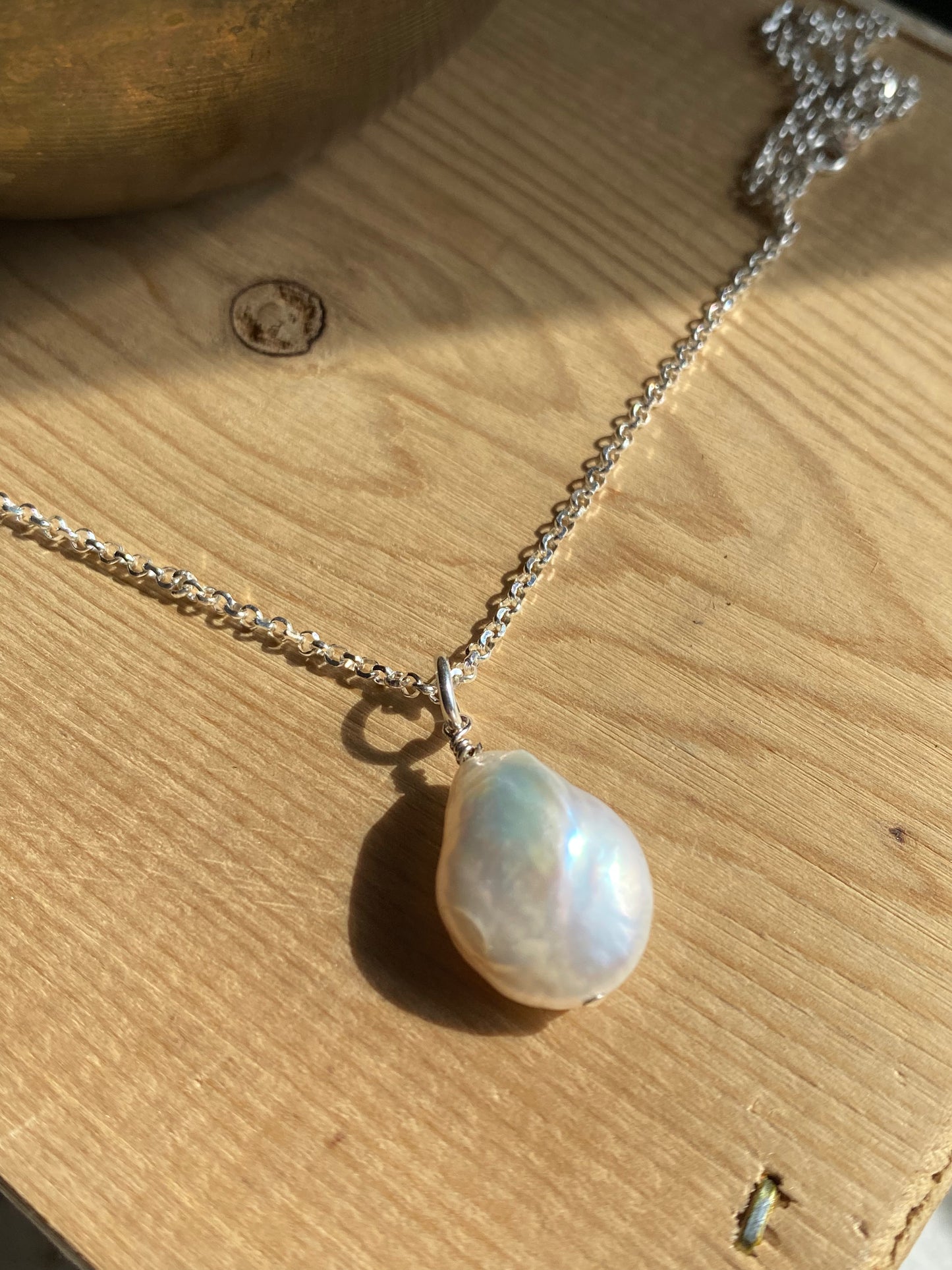 Collier de perles en forme de poire