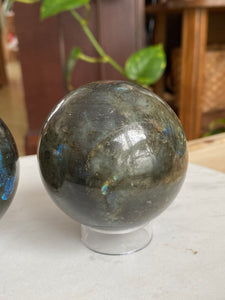 Labradorite sphere med