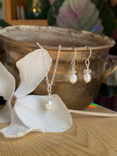 Load image into Gallery viewer, Sweet Pearls N Quartz Earrings