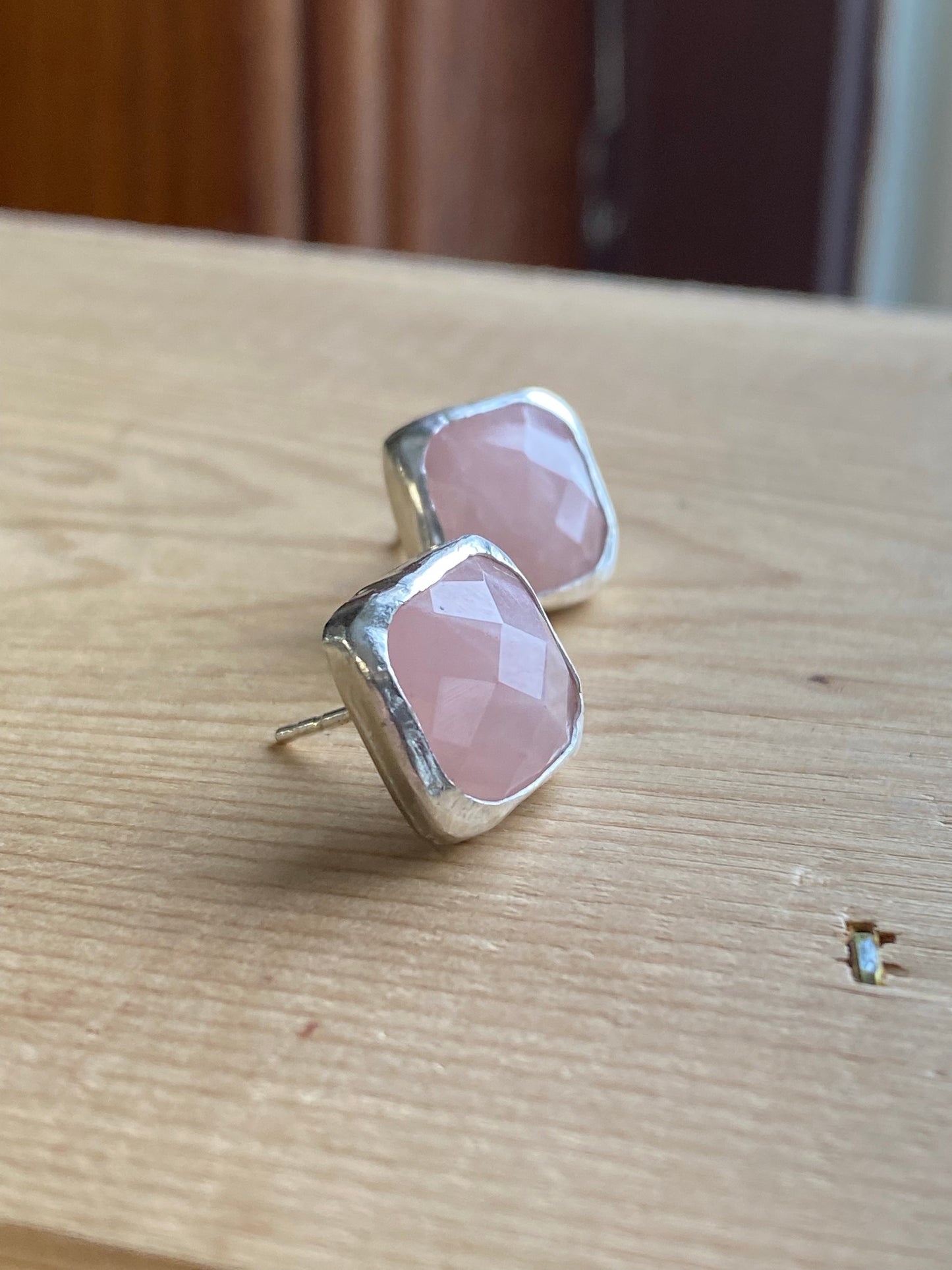 Boucles d'oreilles carrées en quartz rose
