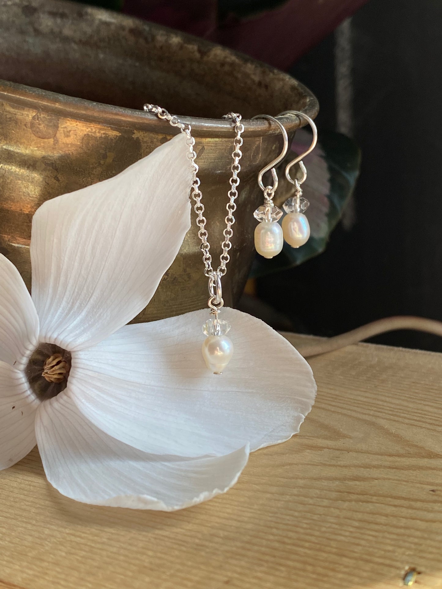 Sweet Pearls N Quartz Necklace