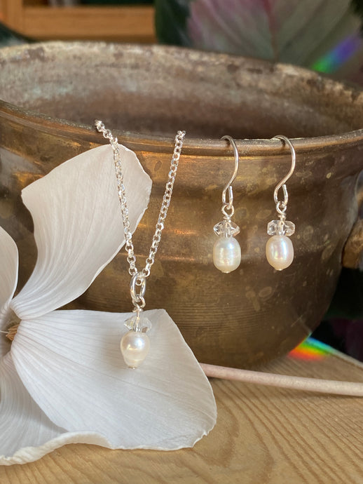 Sweet Pearls N Quartz Earrings