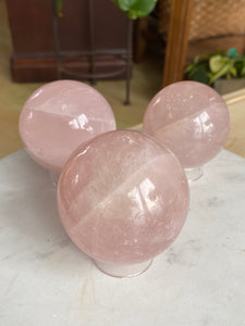 Sphère de quartz rose